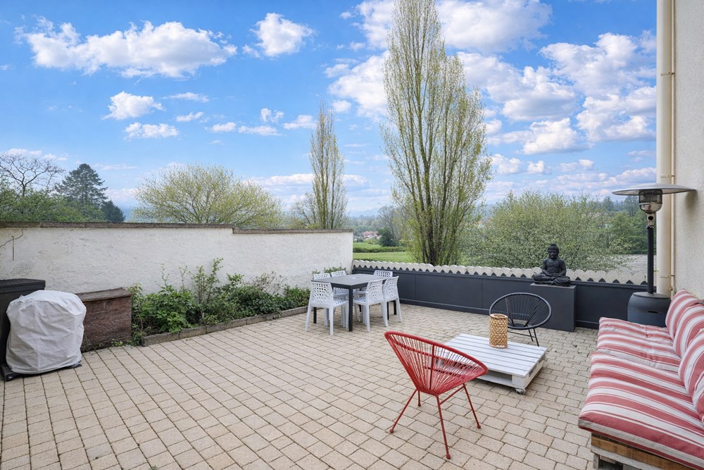 MAISON DE CHARME T6 DE +160M² - 4/5 CHAMBRES - TERRASSE AVEC SPA - CALME ABSOLU - GARAGE ET PARKING - COUP DE COEUR photo 2